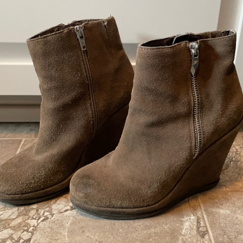 Fergie wedges